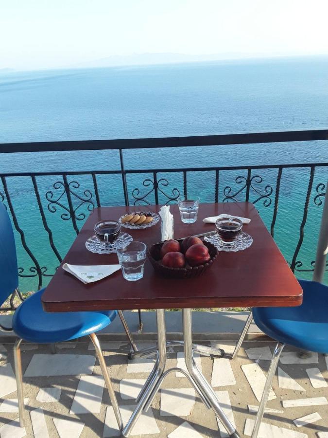 Odhisea Hotel Restaurant Qeparo Exteriör bild
